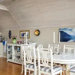 Gorgeous In With House Sea View Feriehus *