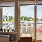 Gorgeous In With House Sea View Feriehus Herlø