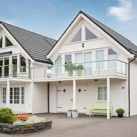 Holiday home 4 Bedroom Gorgeous In
