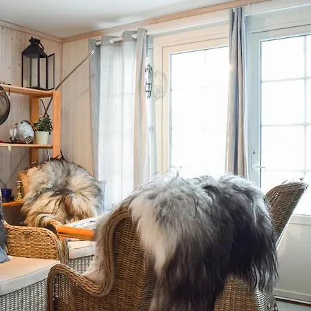 4 Bedroom Gorgeous In Holiday home