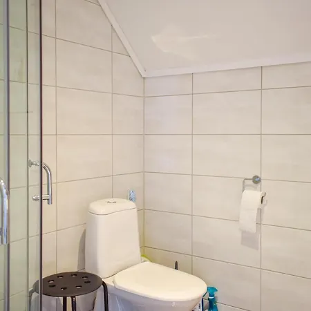4 Bedroom Gorgeous In Holiday home Herdla