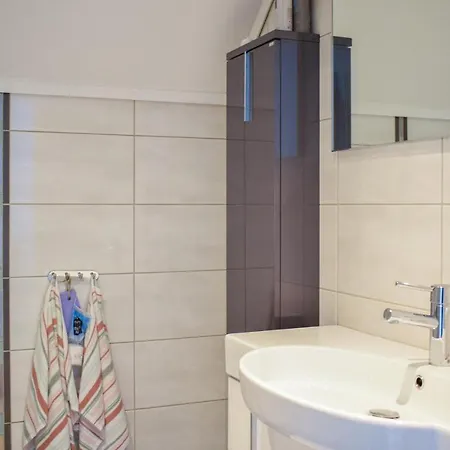 4 Bedroom Gorgeous In Holiday home Herdla