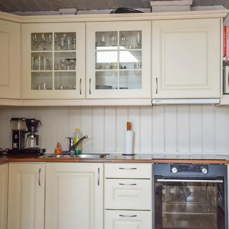 4 Bedroom Gorgeous In * Herlø