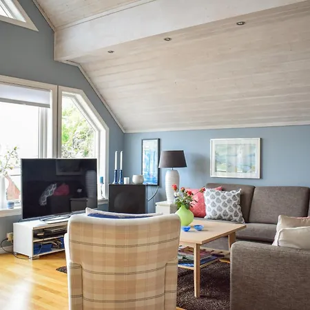 4 Bedroom Gorgeous In בית נופש Herlø