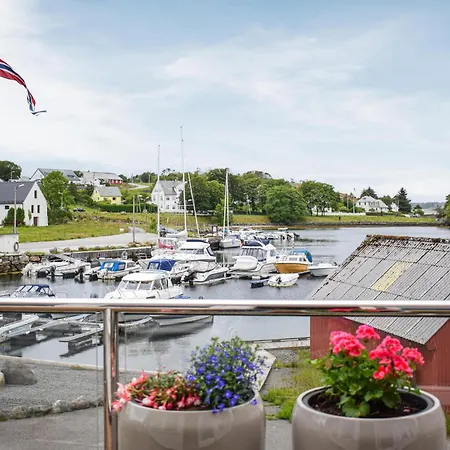 4 Bedroom Gorgeous In Casa vacanze *